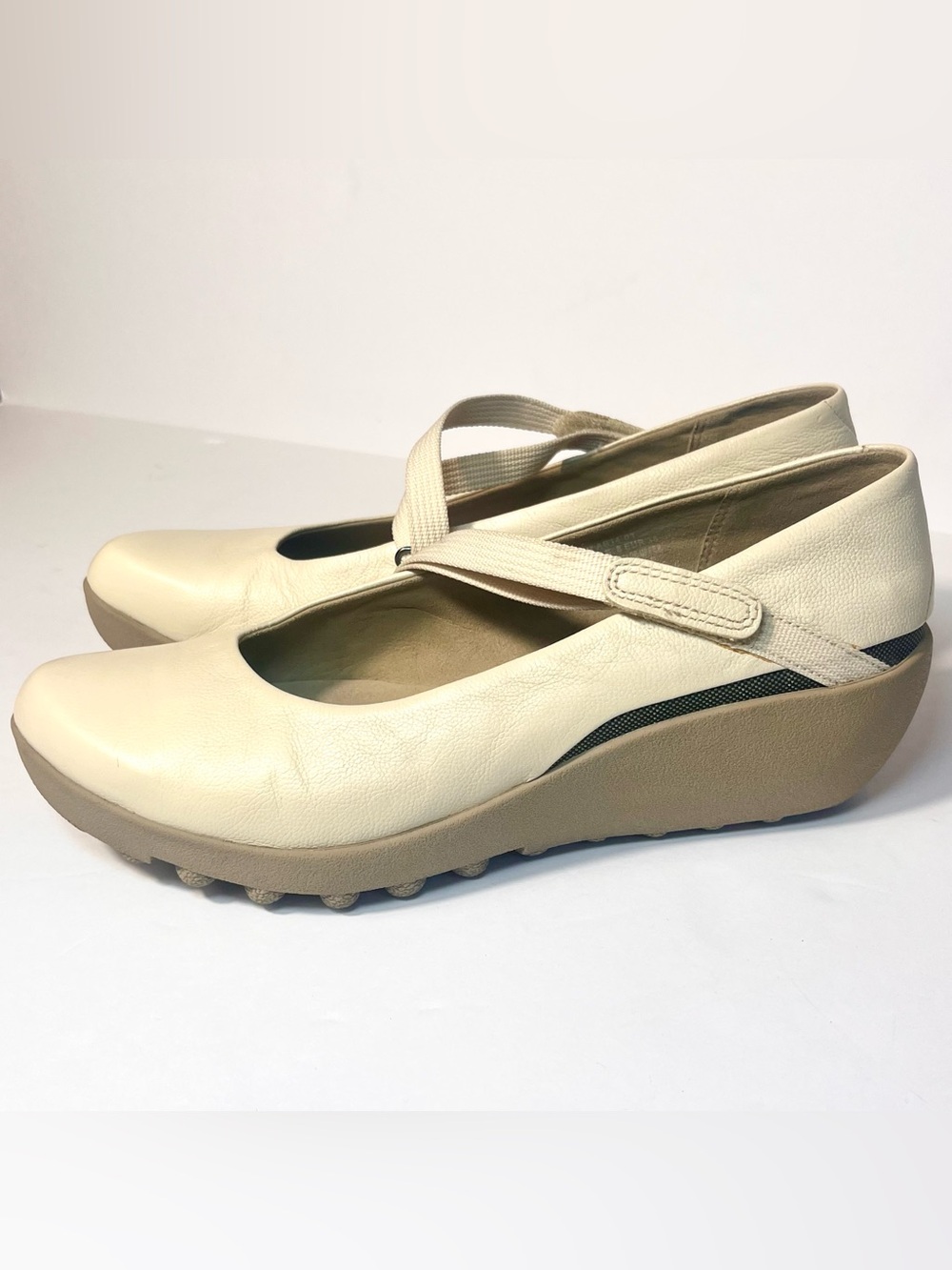Tsubo Leather Mary Jane Wedge Platform Cream Shoes Sz 8 38 Comfort Minimalist